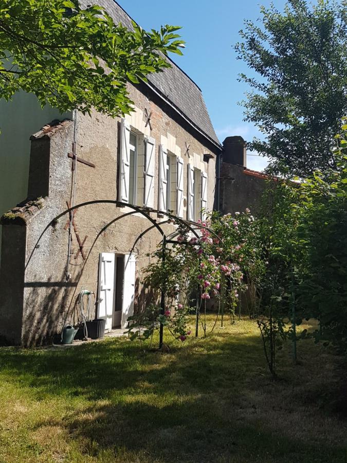 Lucriolla Hotel Oree-d'Anjou Luaran gambar